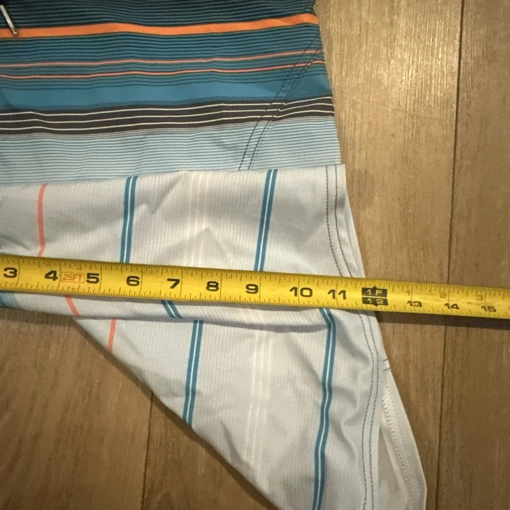 Billabong Platinum-X All Day Lightweight Cargo Board Shorts Pocket Striped 33